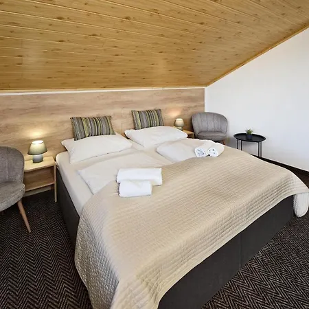 Martina بيت ضيافة بوبراد